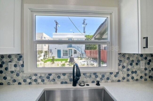 4685 Hamilton Street, San Diego, CA 92116 photo 5