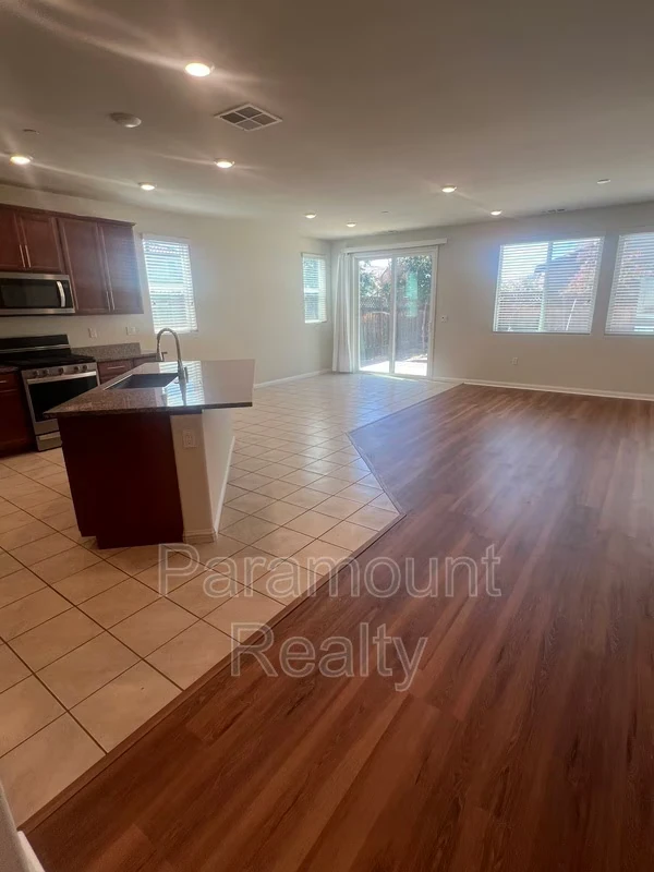 385 Savannah Way Brentwood, CA 94513 photo 4