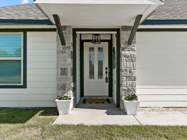 6301 Hunterwood Drive, Granbury, TX 76048 photo 3