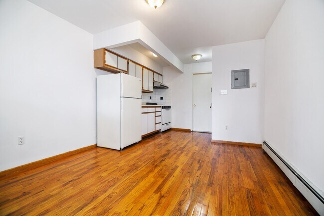 29 Orchard St New York, NY 10002 photo 2