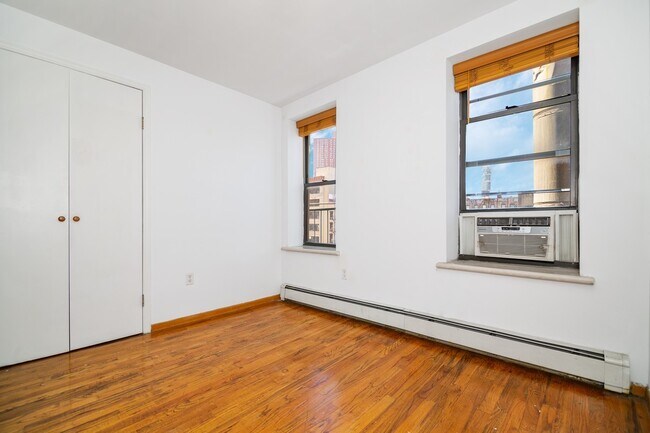 29 Orchard St New York, NY 10002 photo 4