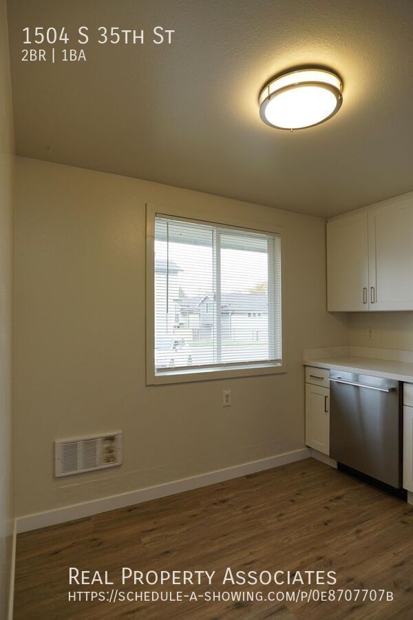 1504 South 35th Street, Tacoma, WA 98418 photo 4