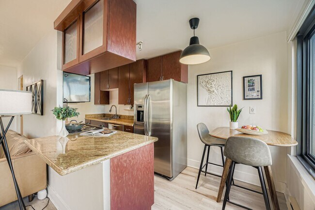 1105 Spring St Seattle, WA 98104 photo 5