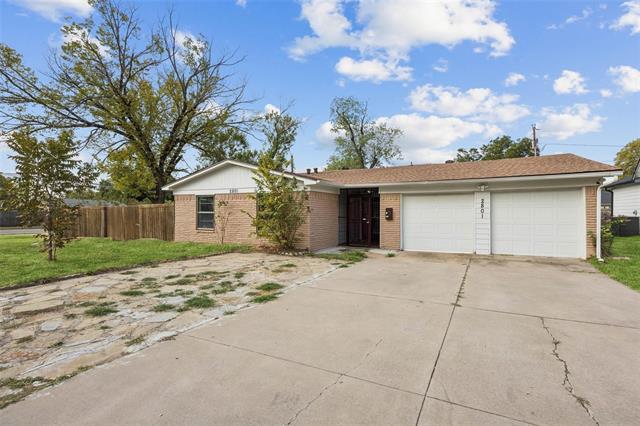 2801 Clearbrook Drive, Irving, TX 75062 photo 2