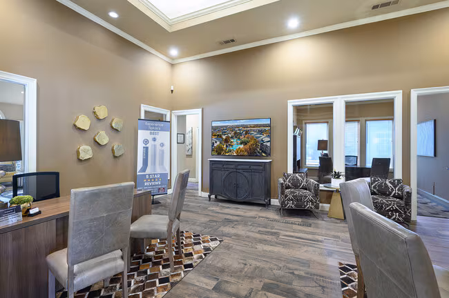 Lake Pointe Apts photo 2
