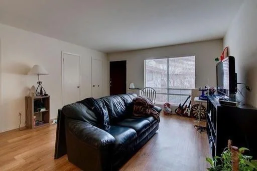 2207 Leon St Austin, TX 78705 photo 3