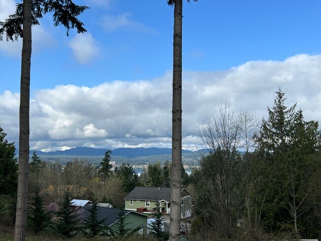 535-537 NE Vena St Bremerton, WA 98311 photo 3