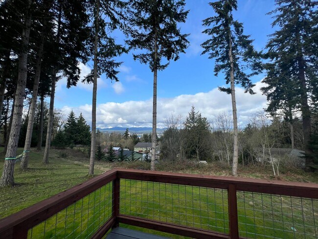 535-537 NE Vena St Bremerton, WA 98311 photo 4
