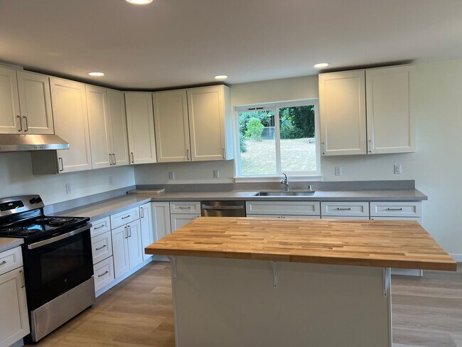 535-537 NE Vena St Bremerton, WA 98311 photo 5