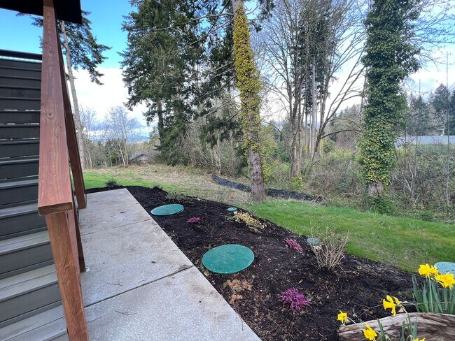 535-537 NE Vena St Bremerton, WA 98311 photo 2