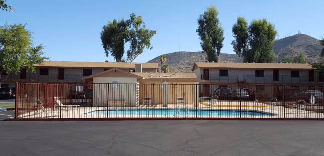Foothills Court Apartments photo 4