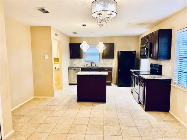 4909 Avery Cir The Colony, TX 75056 photo 5