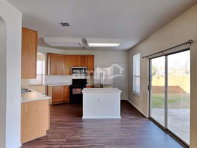 6202 Roseborough Drive, Austin, TX 78747 photo 4