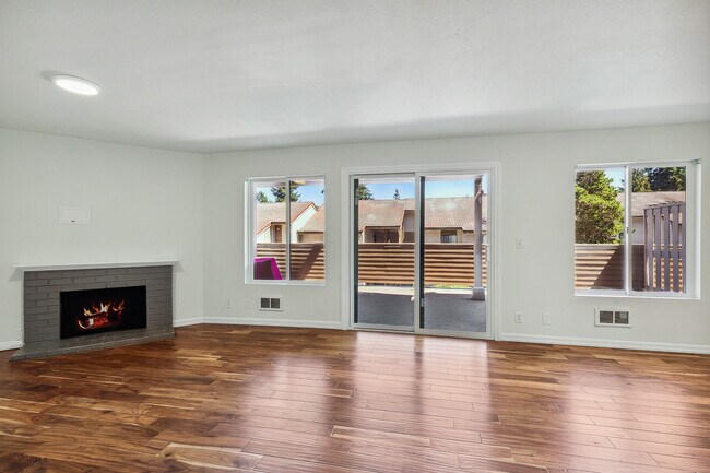 10410 NE 32nd Pl Bellevue, WA 98004 photo 2