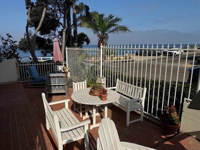 215 Bonair St San Diego, CA 92037 photo 2