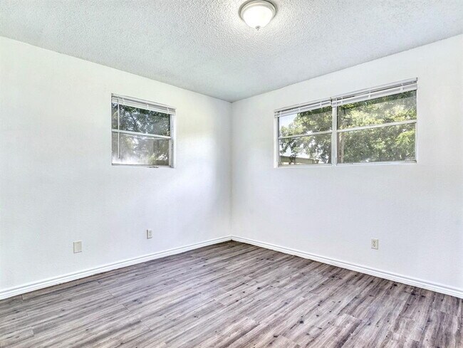 744 Martindale Rd San Marcos, TX 78666 photo 5