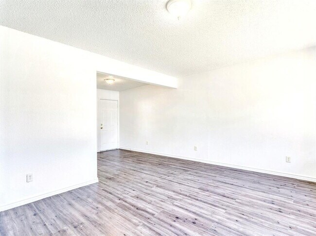 744 Martindale Rd San Marcos, TX 78666 photo 3