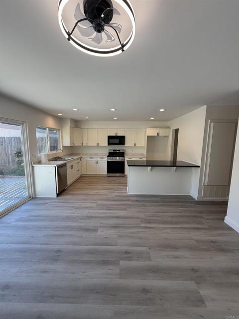 2746 Viaduct Tulipan, Carlsbad, CA 92010 photo 5