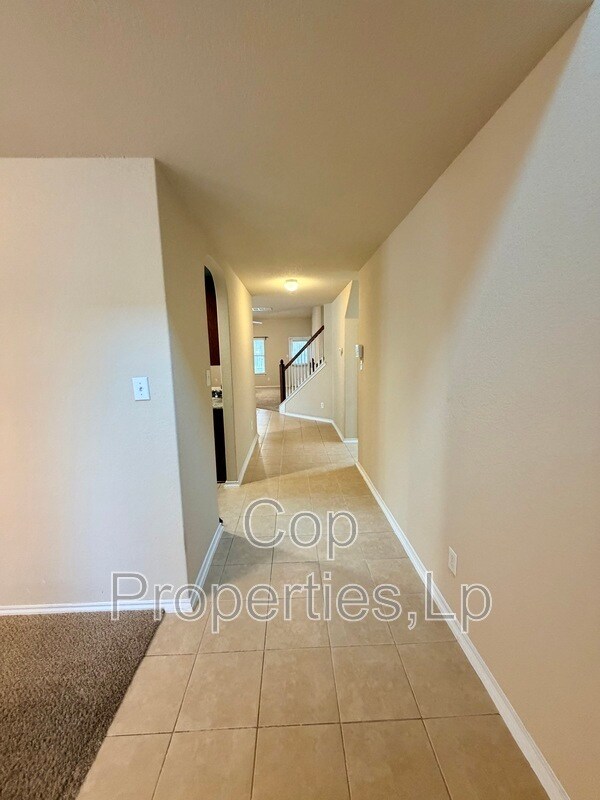 741 Clearbrook Ave Schertz, TX 78108 photo 4