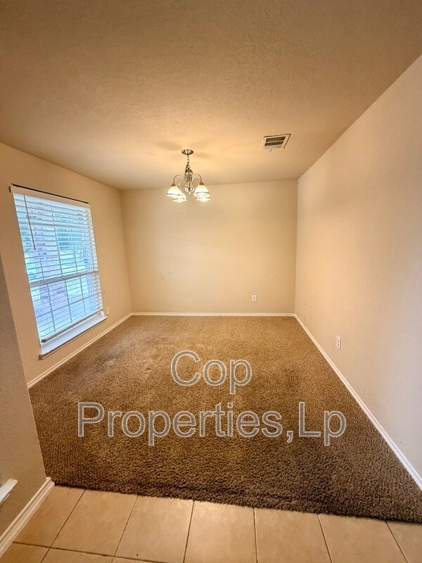 741 Clearbrook Ave Schertz, TX 78108 photo 3