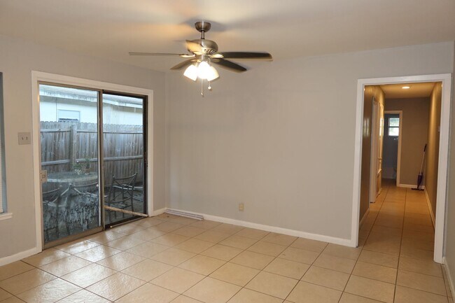 6201 Chesterfield Ave Austin, TX 78752 photo 5