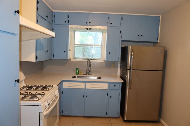 6201 Chesterfield Ave Austin, TX 78752 photo 3