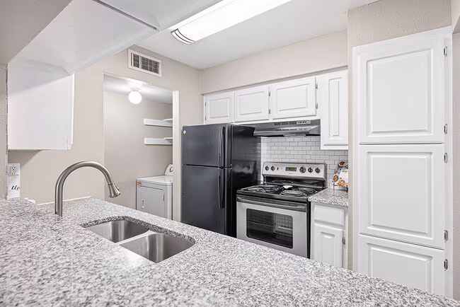 Austin Midtown Apartments photo 4