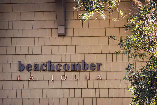 Elan Beachcomber La Jolla photo 3