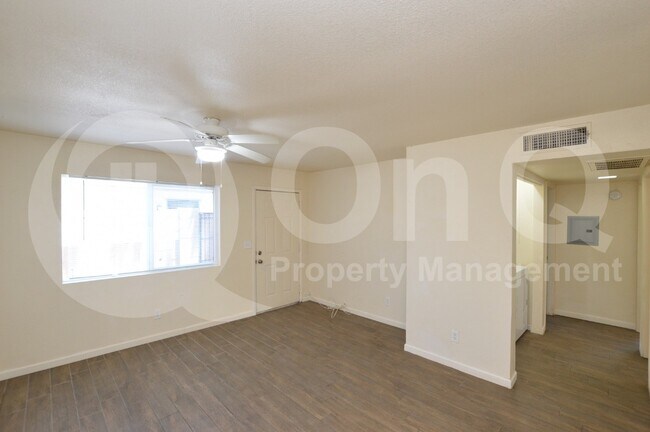 2719 East Tierra Buena Lane, Phoenix, AZ 85032 photo 3