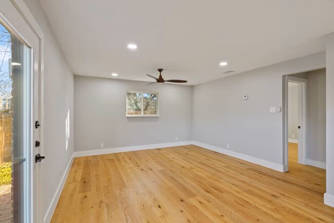 1813 Magnolia Dr Round Rock, TX 78664 photo 2