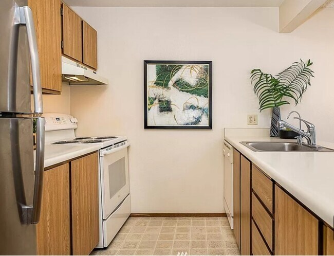 1740 NE 86th St Seattle, WA 98115 photo 2