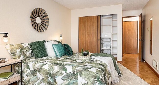 1740 NE 86th St Seattle, WA 98115 photo 5