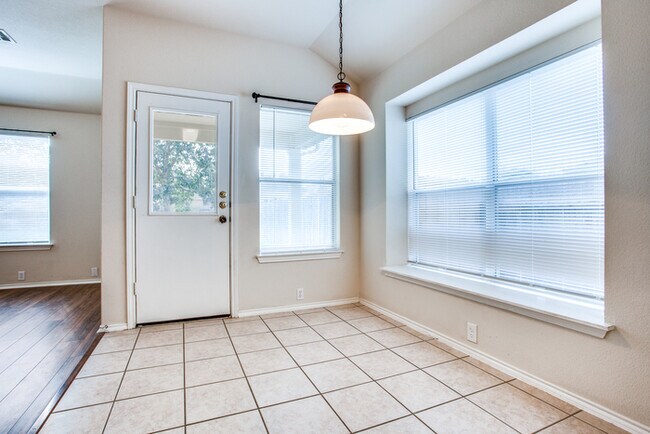 612 Arrowood Place, Round Rock, TX 78665 photo 3