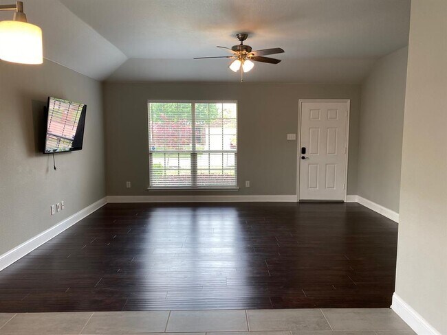 135 Prairie View Drive, Princeton, TX 75407 photo 4