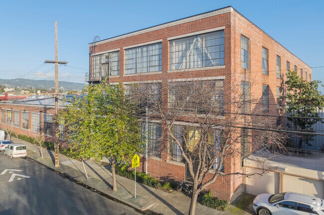 Eastlake Lofts photo 4