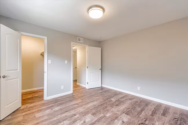 Los Padres Apartments photo 5