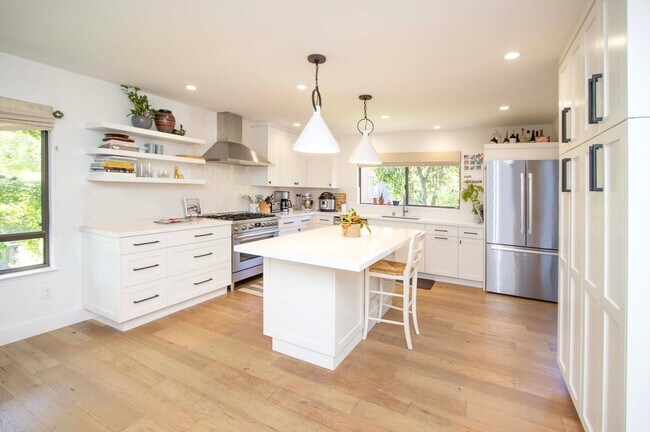 Completely remodeled Sun Valley home photo 3