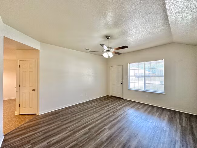 1404 Cinch Dr Killeen, TX 76549 photo 5