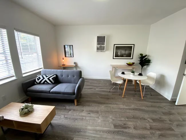 445 40th St Oakland, CA 94609 photo 4