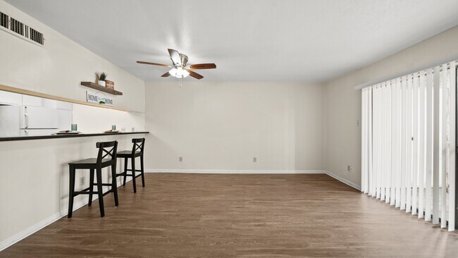 2814 S Bartell Dr Houston, TX 77054 photo 5