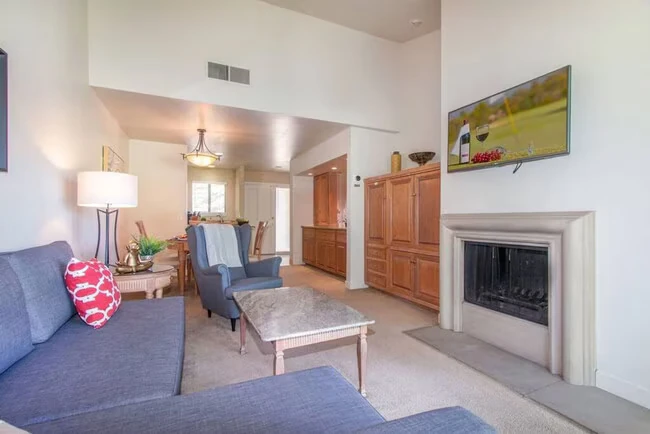 648 Cottage Dr Napa, CA 94558 photo 2