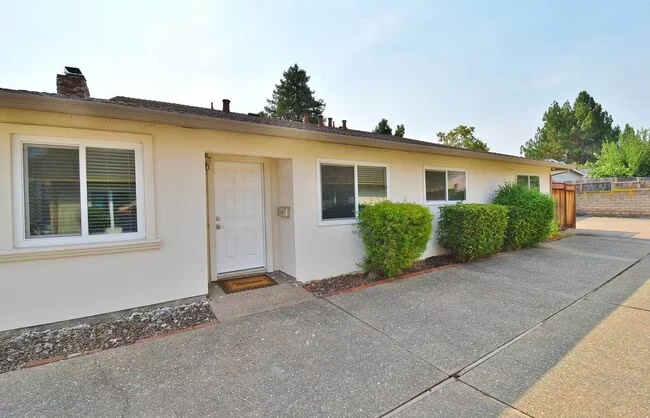 4640 W Rishell Ct Concord, CA 94521 photo 2