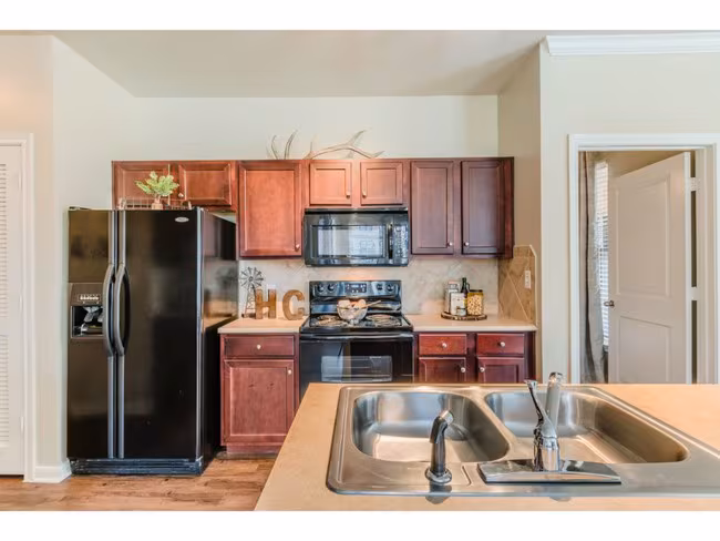 Hunter's Cove Apartments photo 5