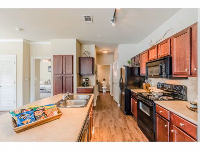 Hunter's Cove Apartments photo 4