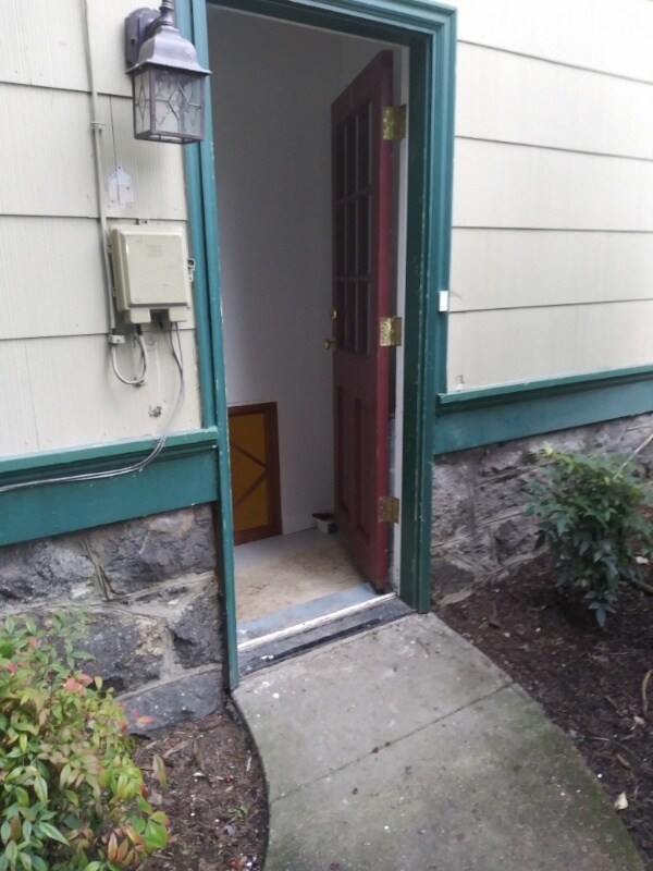 4275 Whitman Avenue North, Seattle, WA 98103 photo 2