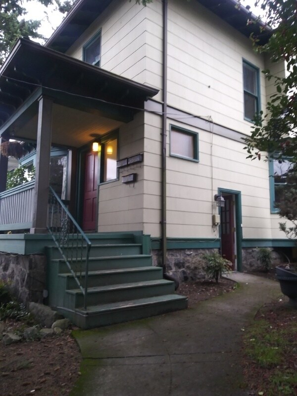 4275 Whitman Avenue North, Seattle, WA 98103 photo 3