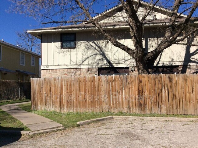 1312 Southport Dr Austin, TX 78704 photo 2