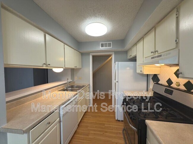 1312 Southport Dr Austin, TX 78704 photo 3