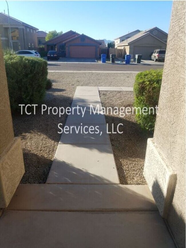 7922 W Chickasaw St Phoenix, AZ 85043 photo 4