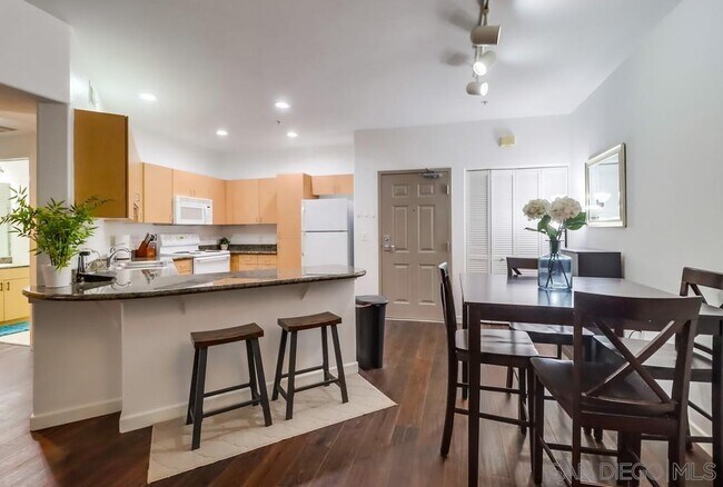 1501 Front St San Diego, CA 92101 photo 4